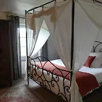 Domaine De L'escuderia Πανσιόν 4*
