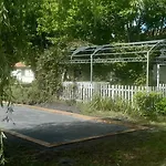 Πανσιόν Domaine De L'escuderia 4*
