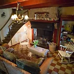 Domaine De L'escuderia Πανσιόν 4*