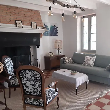 Domaine De L'escuderia Guest house *