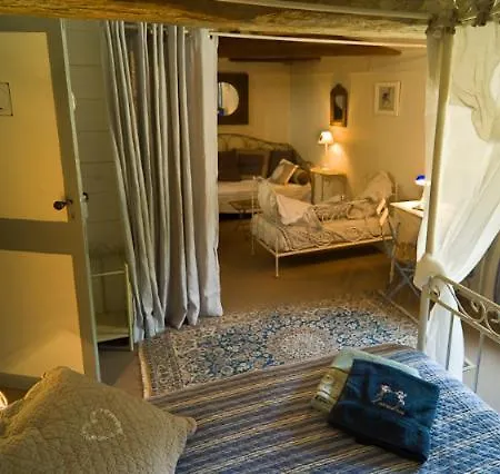 Domaine De L'escuderia Guest house *